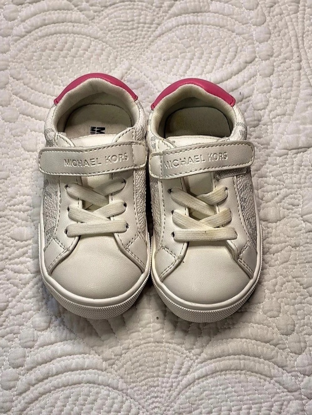 Michael Kors Kids Sneakers in White & Pink